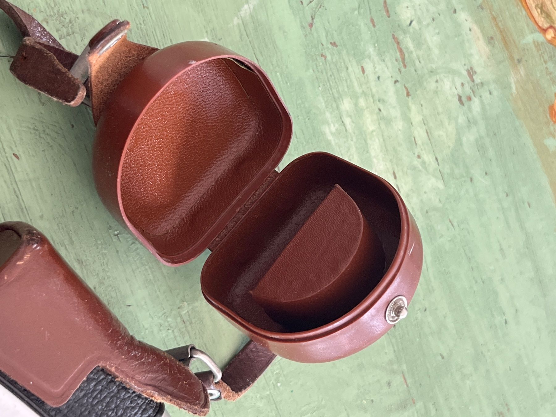 Agfa Fotocamera: AGFA Vintage Kamera mit Ledertasche – Difettoso da Chiasso venduto da AzenYa 1