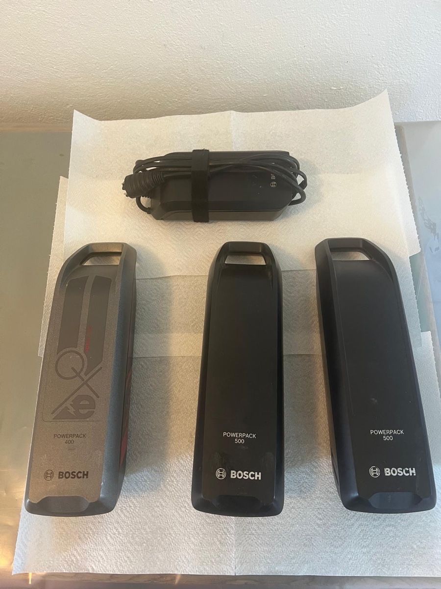Bosch Batterie: Bosch E-Bike Akku Powerpack und Ladegerät – Usato da Winterthur venduto da N_pap