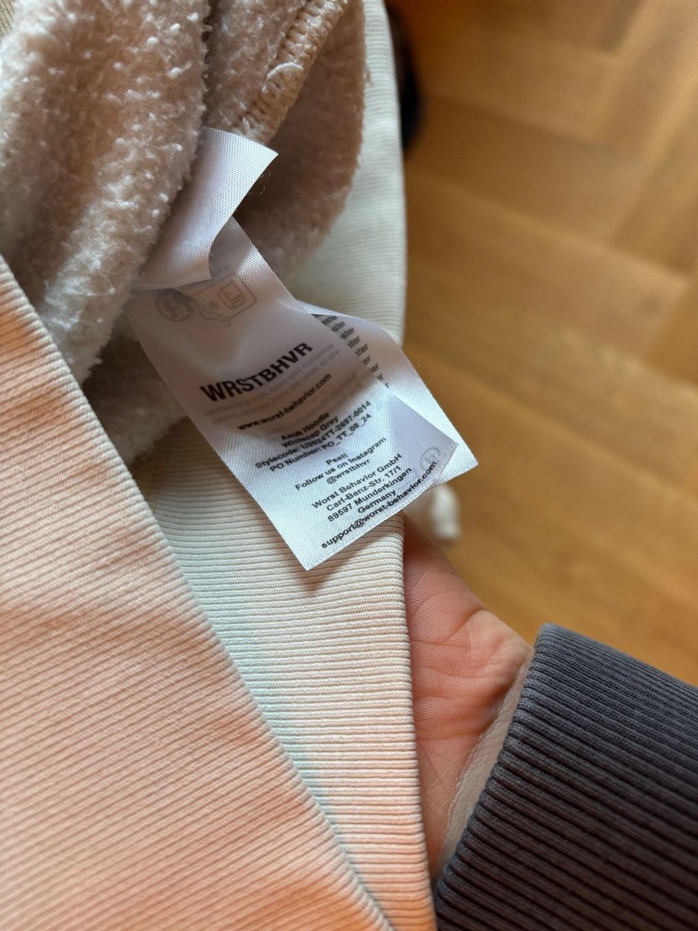 Maglioni & Felpe: WRSTBHVR Hoodie, beige – Usato da Luzern venduto da jas_26fc 1