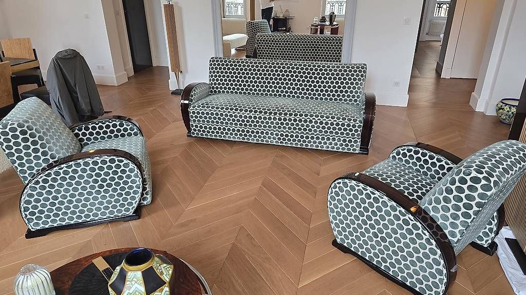 Divani: Salon club art deco ébène de Macassar  – Usato da Mollens VD venduto da espritartdeco