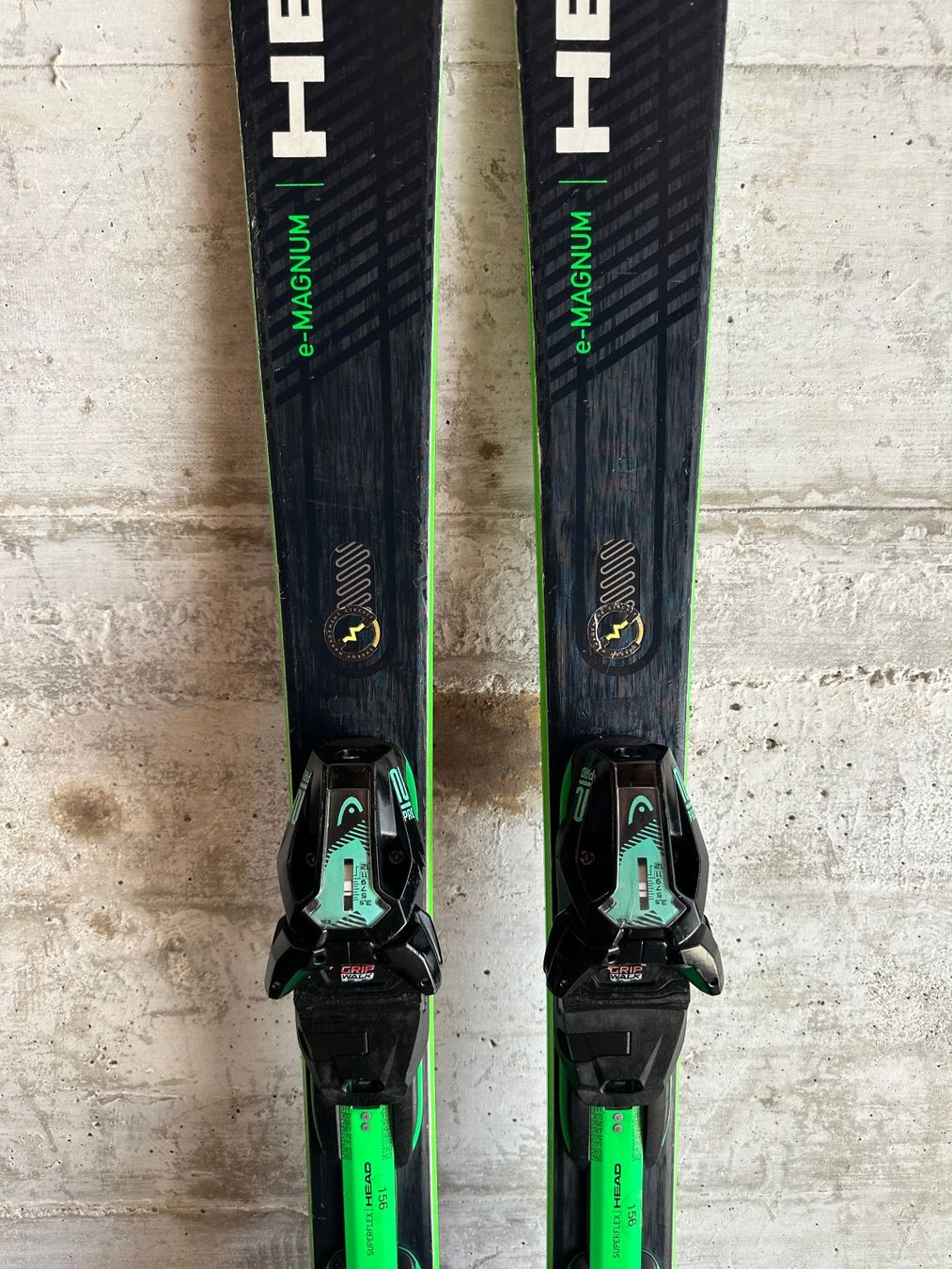 Head Skis: Head Supershape Ski 156CM – D'occasion à Emmenbrücke par karkarkar 2