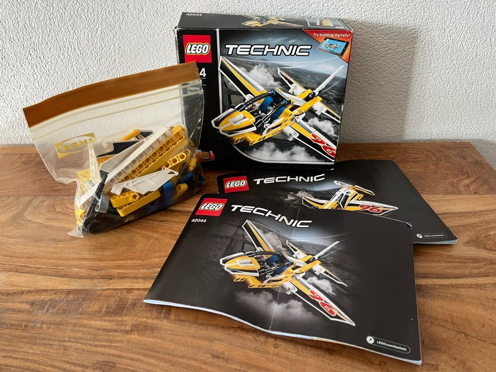 LEGO Technic 42044 Display Team Jet (Gebraucht) in Einsiedeln für CHF ...