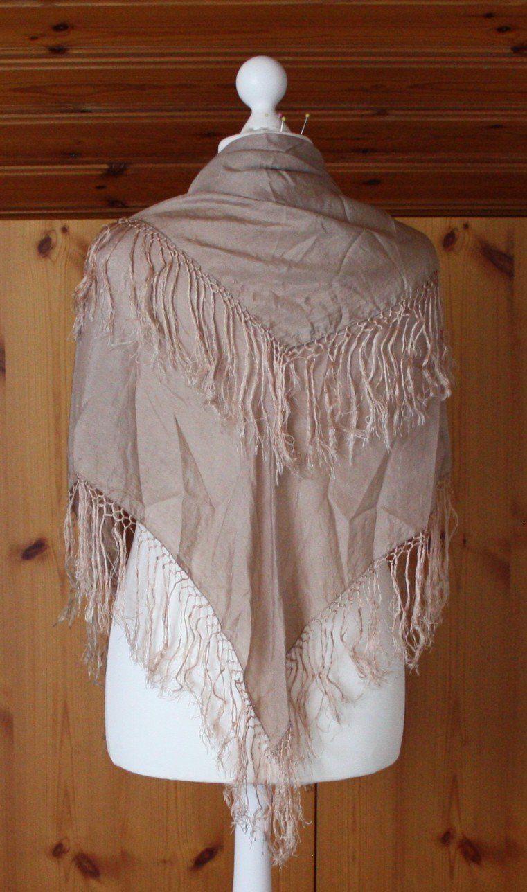 Foulard & Sciarpe: Schal Schultertuch Seide beige – Usato da Flüelen venduto da Diversicum-Vintage 2