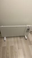 Neuwertiger Heizkörper/Radiator für wohlige Wärme.