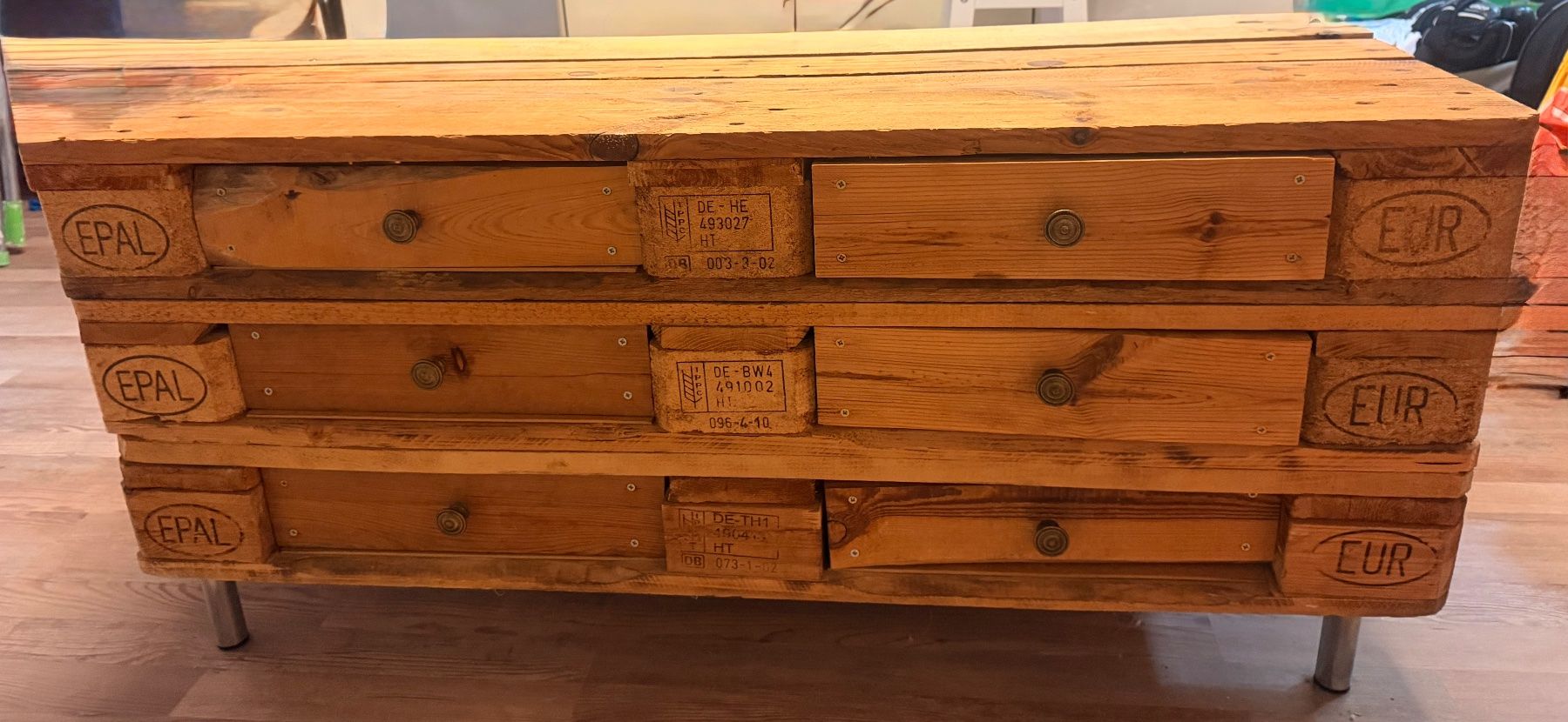 Cassettiere: Holz Möbel, einzel Stuck, selbst gemacht – Nuovo (secondo la descrizione) da Niederurnen venduto da Carbon21