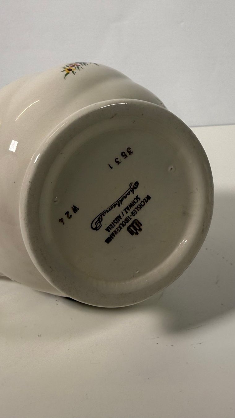 Caraffe: Wechsler Tirolkeramik Karaffe mit Zinndeckel – Usato da Zürich venduto da Hedwig-steig 6