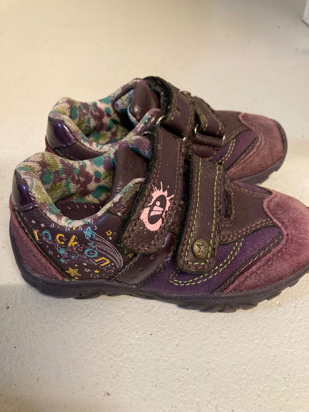 Schuhe für Jungen: Kinder Schuhe, Grösse 24, Lila – Gebraucht aus Basel von Ullminator 1