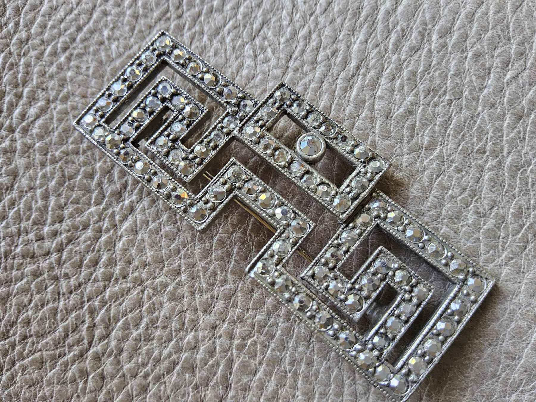 Spille & Fermagli: Antike Art Déco Markasiten Brosche, ca 1940er – Usato da Zürich venduto da helsan 1