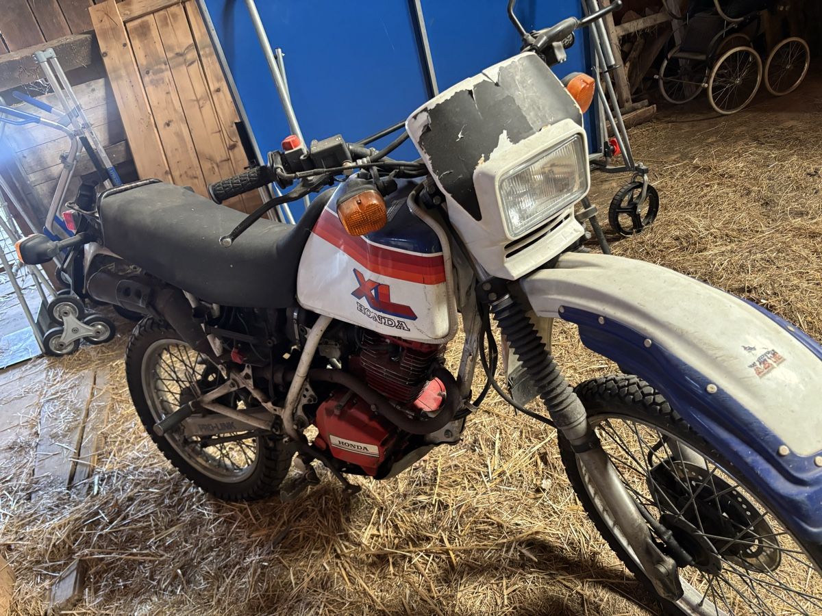 Honda Enduro: HONDA XL125 – Defekt aus Villarzel von Tochent-toche