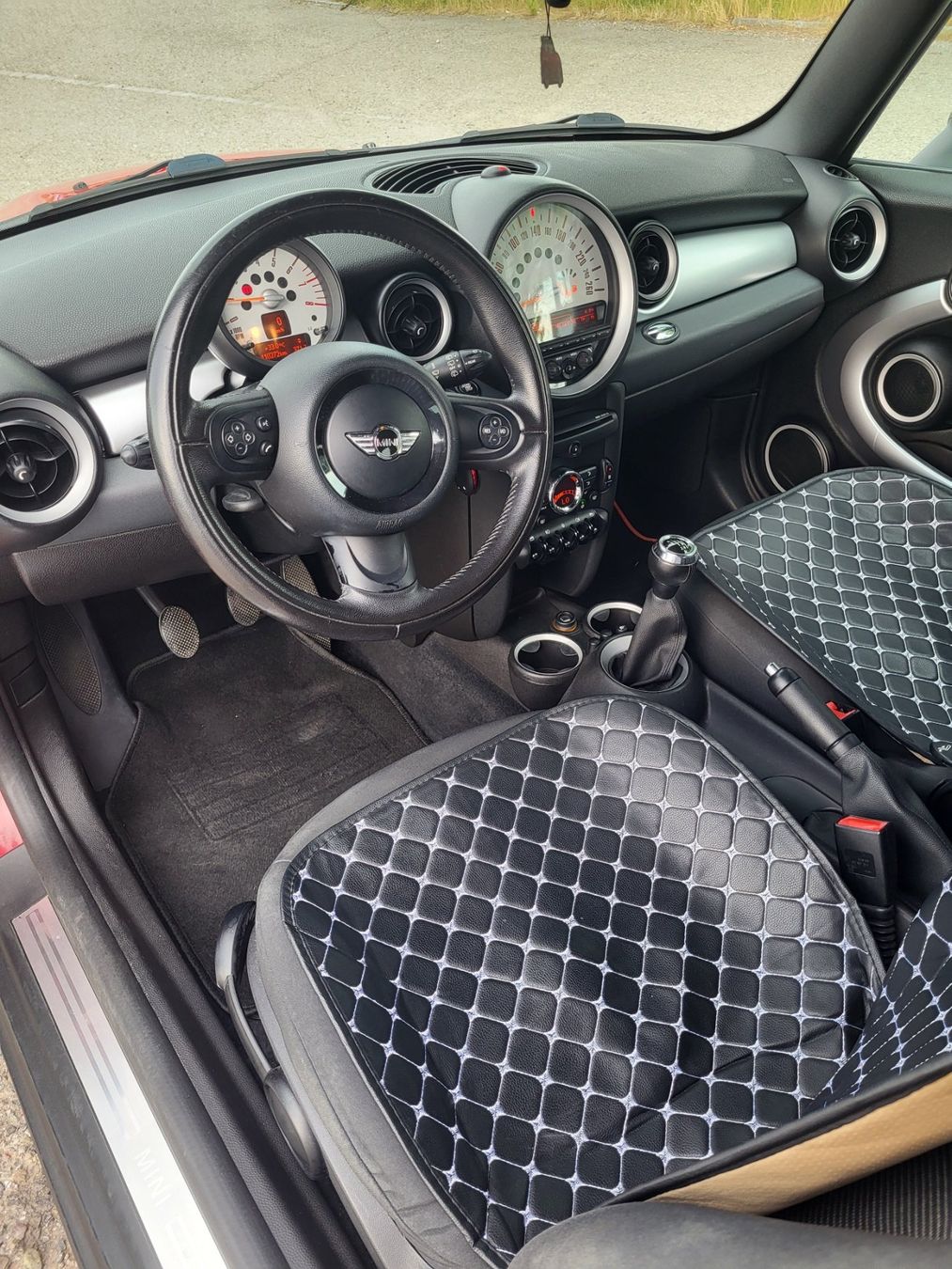 Mini Autos: Mini Mini R56 1.6i One (DD) – D'occasion à St. Gallen par CityAuktion 5