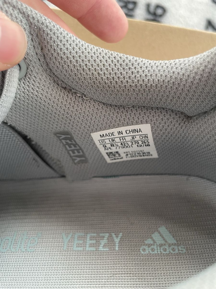 Adidas Scarpe da uomo: Yeezy 700 Inertia – Nuovo (secondo la descrizione) da Morges venduto da ITASAP 3