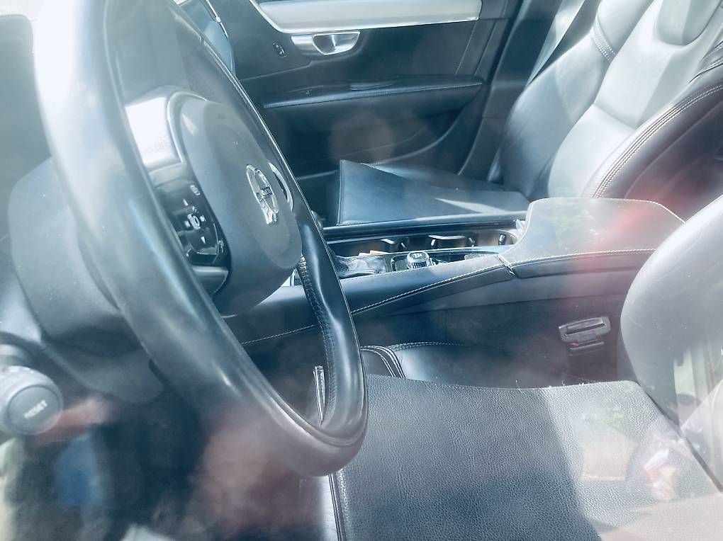 Volvo Automobili: VOLVO S90 D5 AWD Momentum – Usato da Emmenbrücke venduto da Moa_8zml 4
