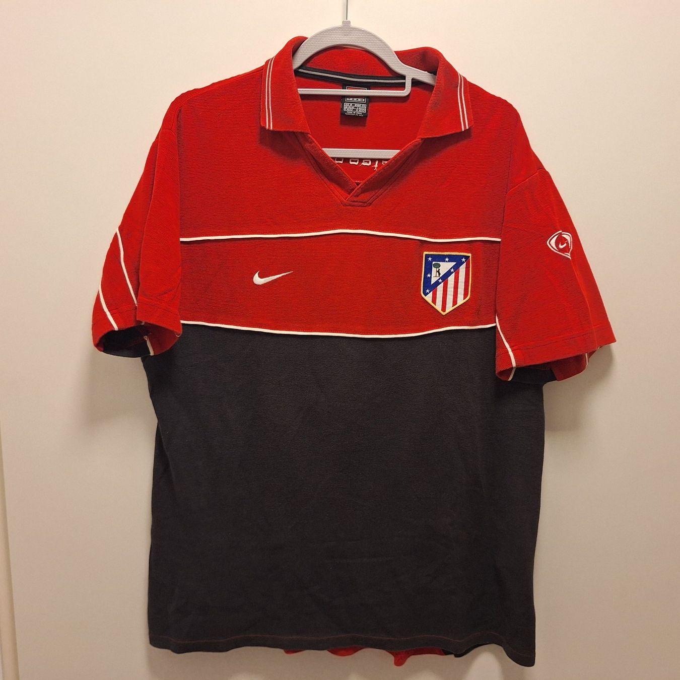 Canottiere & Pantaloni: Nike Atletico Madrid M Vintage 2001 – Usato da Bellinzona venduto da LA-ropa-de-Juan
