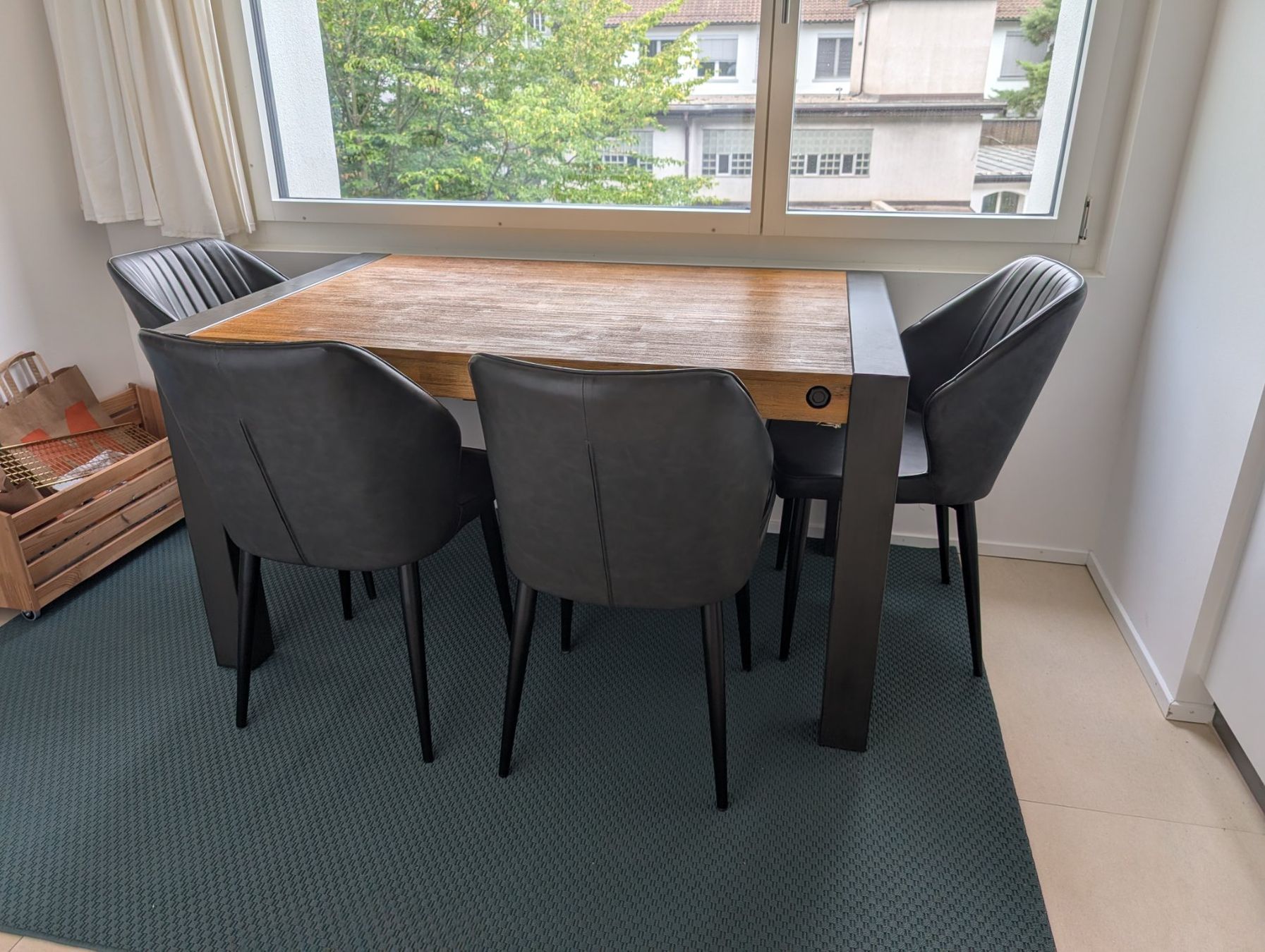 Sedie: 4 dunkelgraue Stühle in Lederoptik – Usato da Zürich venduto da cha_8wzt