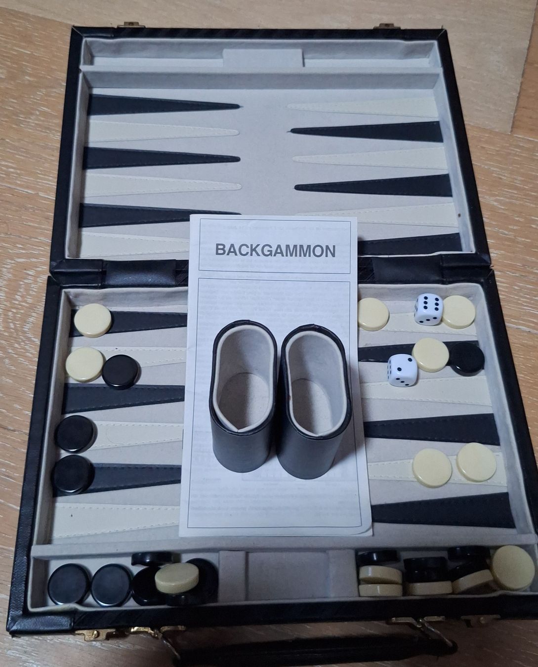 Jeux: Backgammon Jeu portable bon état – D'occasion à Tannay par v1n1p00h