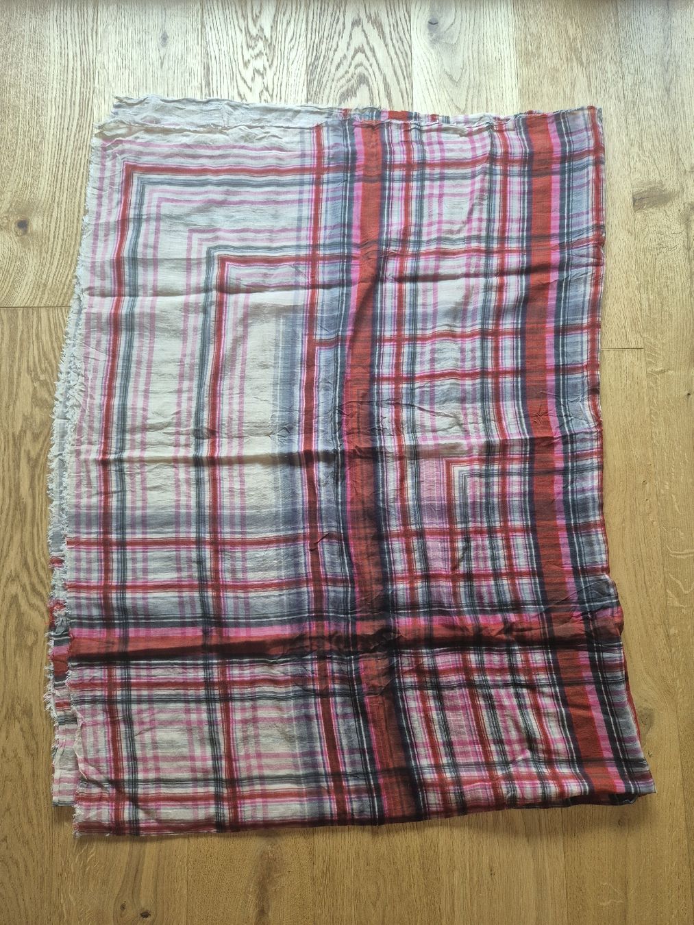 Faliero Sarti Foulards, Tücher & Schals: Faliero Sarti Schal – Gebraucht aus Grenchen von mic_28rc 1