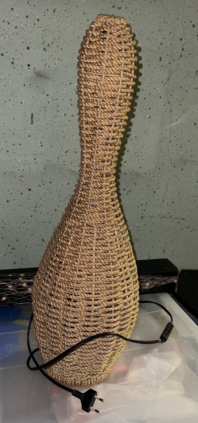 Lampen: Dekorative Lampe, geflochten, Tischlampe, – Gebraucht aus Bützberg von dan_jhn9 2