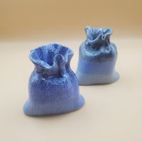 Duo de vases en céramique signés – Style sac en toile