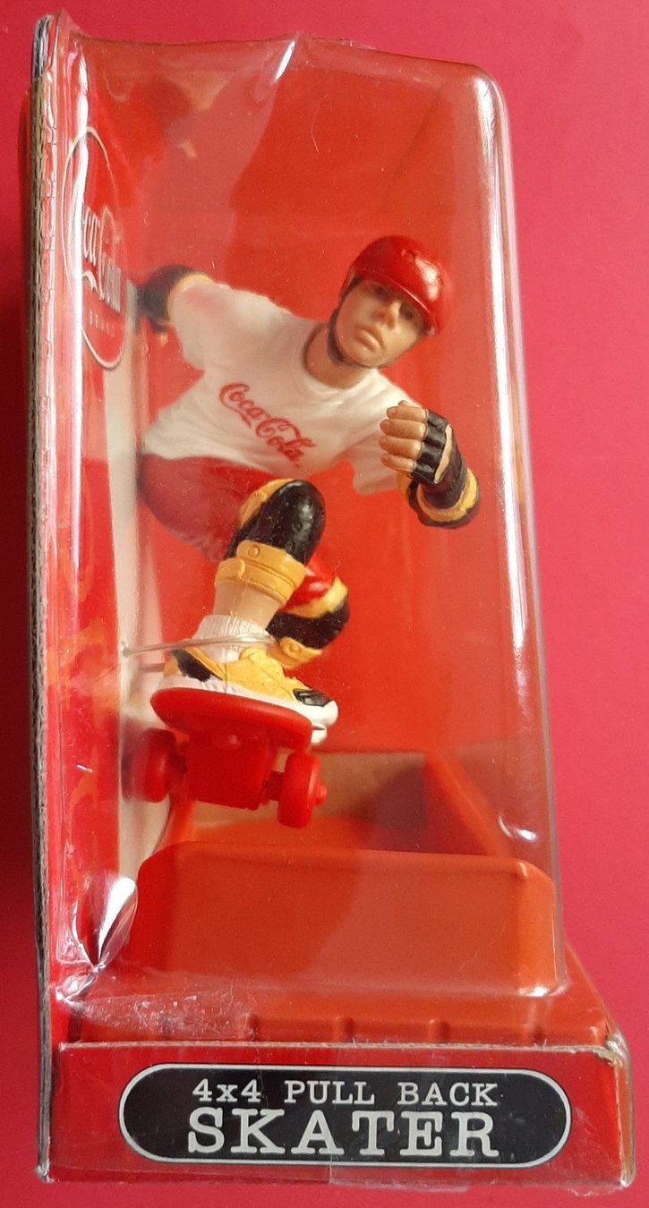Statuette: Figurine Coca-Cola skater – Nuovo e nell'imballaggio originale da Montet (Glâne) venduto da Koada2 1