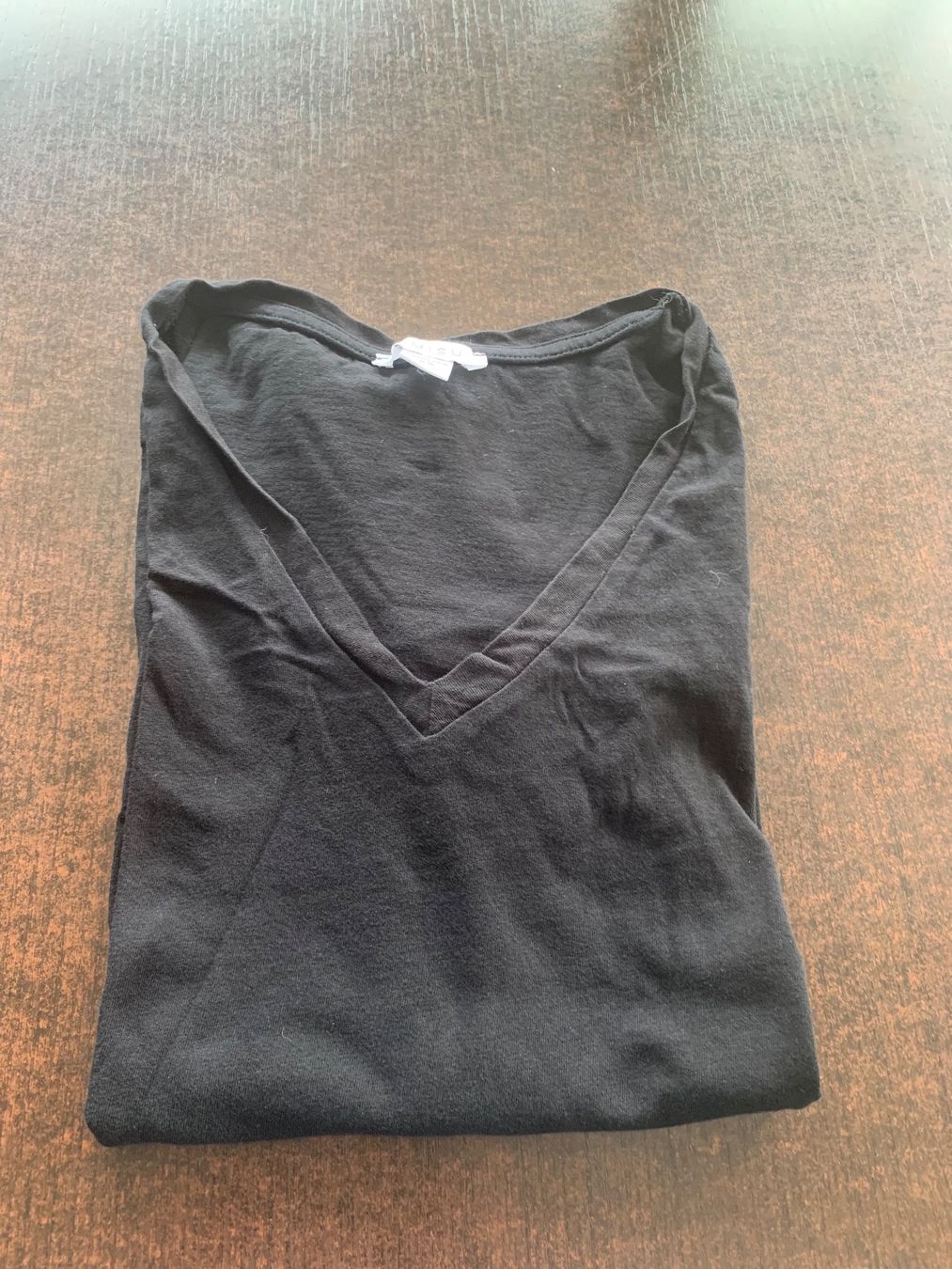 Blusen, T-Shirts & Tops: T-shirt noir taille XS – Gebraucht aus Domdidier von qatar1973 2