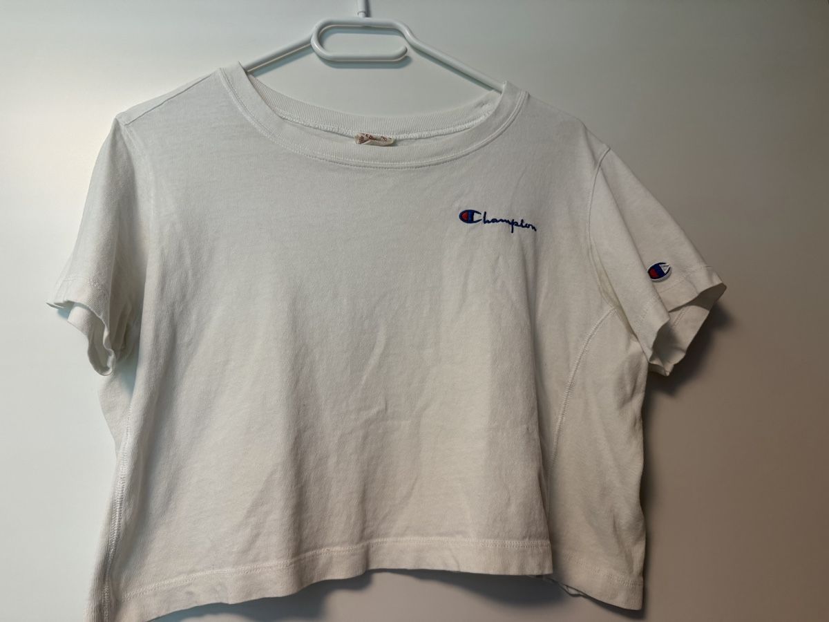 Champion Blusen, T-Shirts & Tops: Champion Mädchen T-Shirt Weiss – Gebraucht aus Ruggell von luana_23