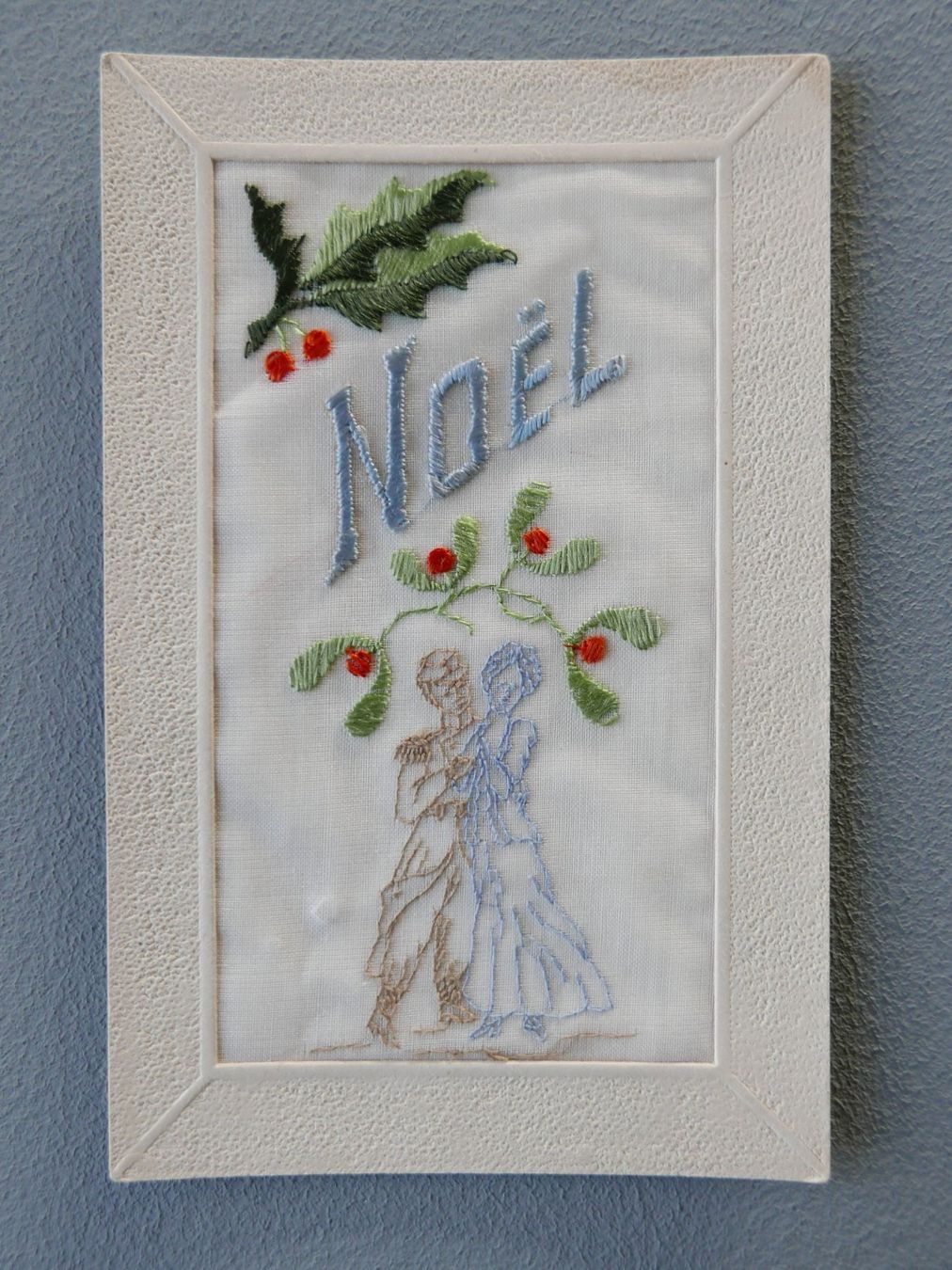 Ansichtskarten: 3 ALTE GESTICKTE ANSICHTSKARTEN «BON NOEL» – Gebraucht aus Balgach von Zwischenraum 6