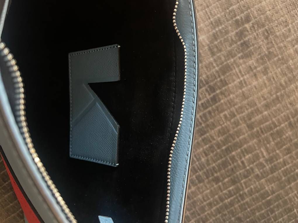 Borse da donna: Tasche Clutch – Usato da Triesenberg venduto da han_v9vp 2