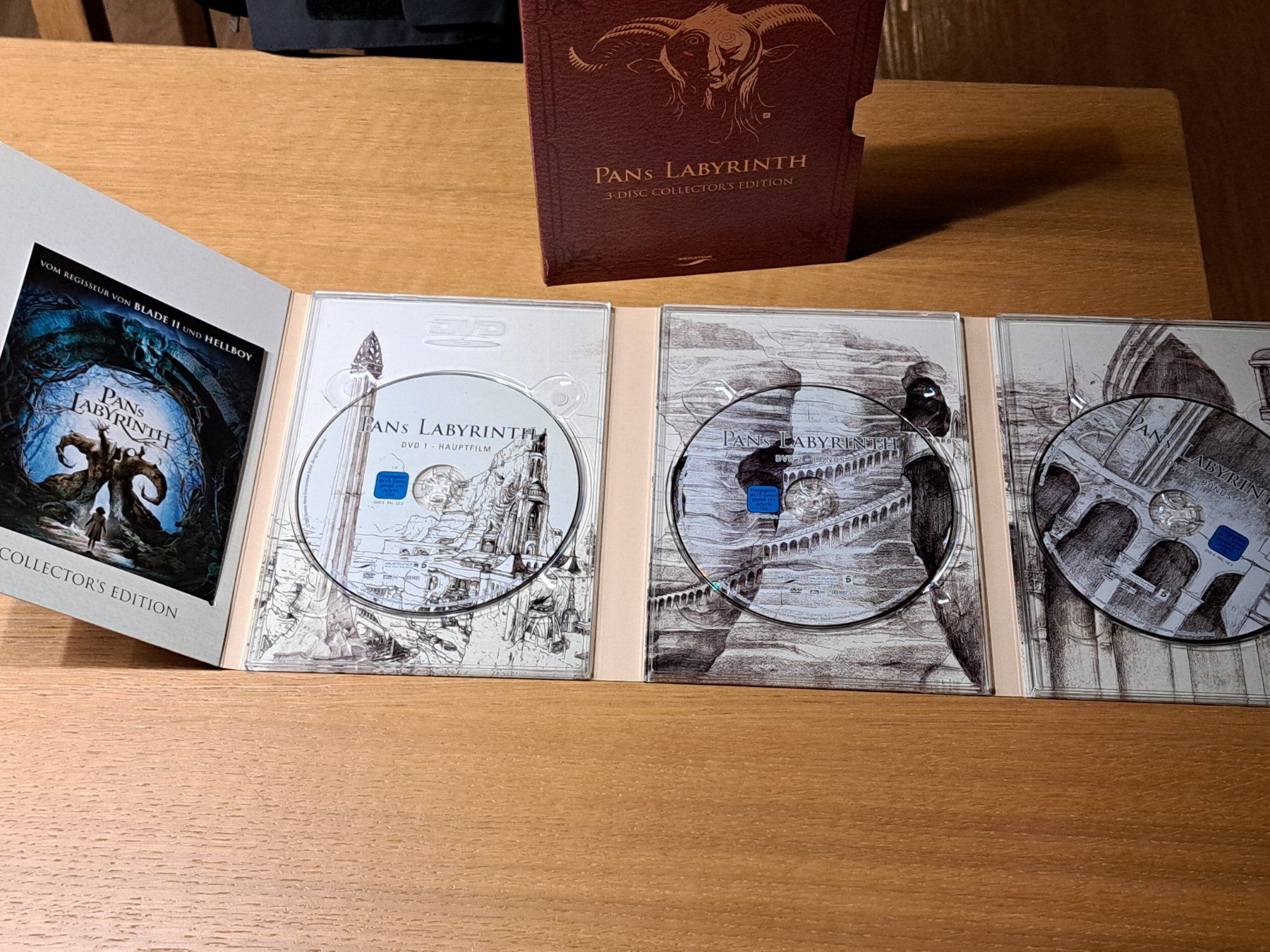 Tutti i DVDs: DVD PANs LABYRINTH, 3-Disc Collector's Edition – Usato da Unterseen venduto da Kanica 6