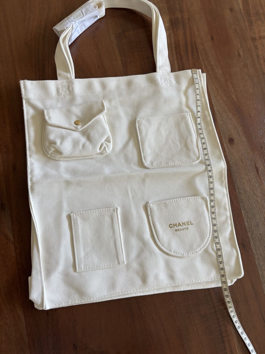 Chanel Borse da donna: Chanel Tasche Stoff weiss neu – Nuovo e nell'imballaggio originale da Bülach venduto da mmva01