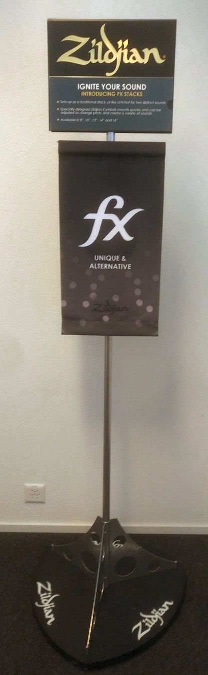 Zildjian Strumenti musicali: Zildjian Cymbal Display – Usato da Zofingen venduto da Rodeln