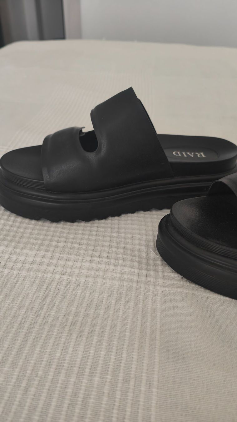 Scarpe da donna: Sandale schwarz Grösse 38 neuwertig – Usato da Root venduto da GregorO 2