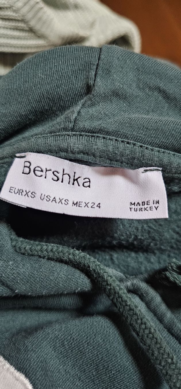 Bershka Lotti di vestiti: ONLY & Bershka Damen Pullover Gr. S – Usato da Ferden venduto da jemyce 4