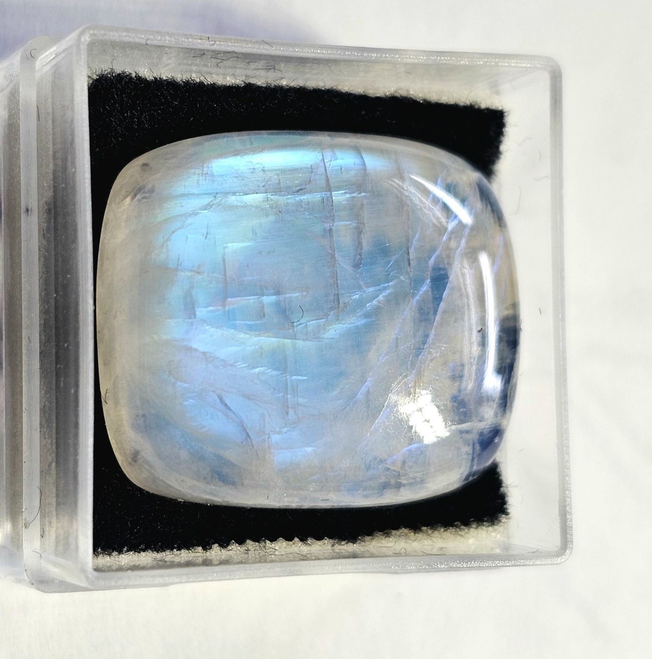 Minerali & Pietre curative: Schöner Regenbogen-Mondstein; Cabochon; 32.9 ct. – Nuovo (secondo la descrizione) da Horgen venduto da Agopton 2