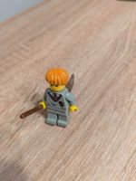 LEGO HARRY POTTER - RON WEASLEY WITH FLYING BROOM - MINIFIG