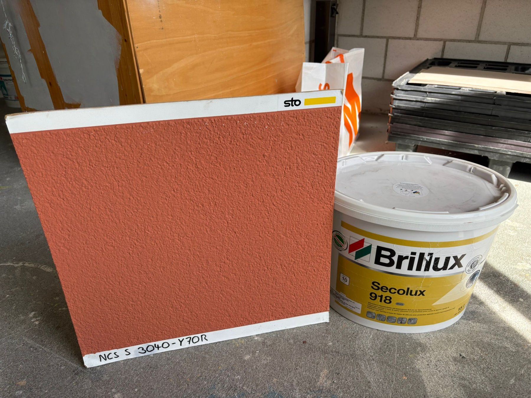 Colori: Brilux Secolux 918 Siliconharzfassadenfarbe – Usato da Düdingen venduto da SandroBurri 2