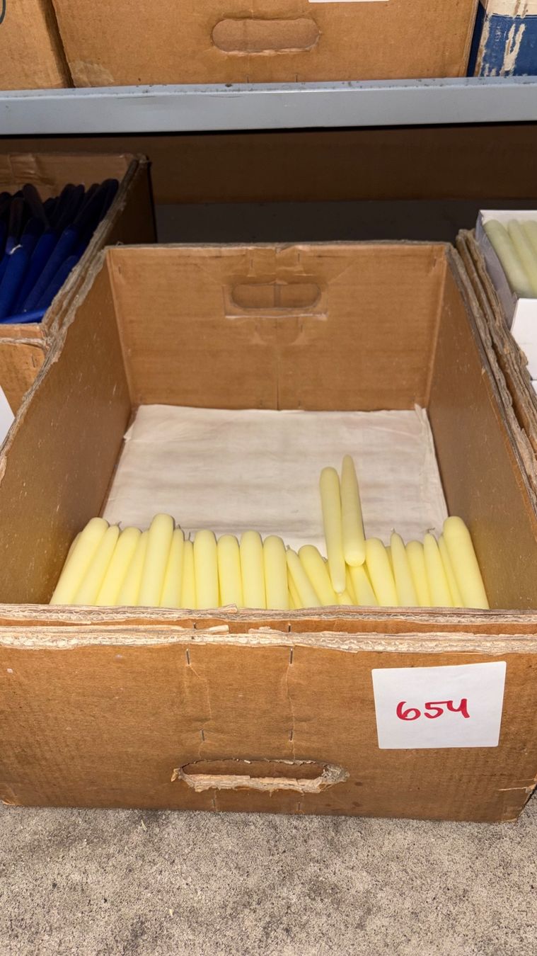 Kerzen: 654 Posten Kerzen aus Liquidation – Neu (gemäss Beschreibung) aus Derendingen von Meisterstuecke