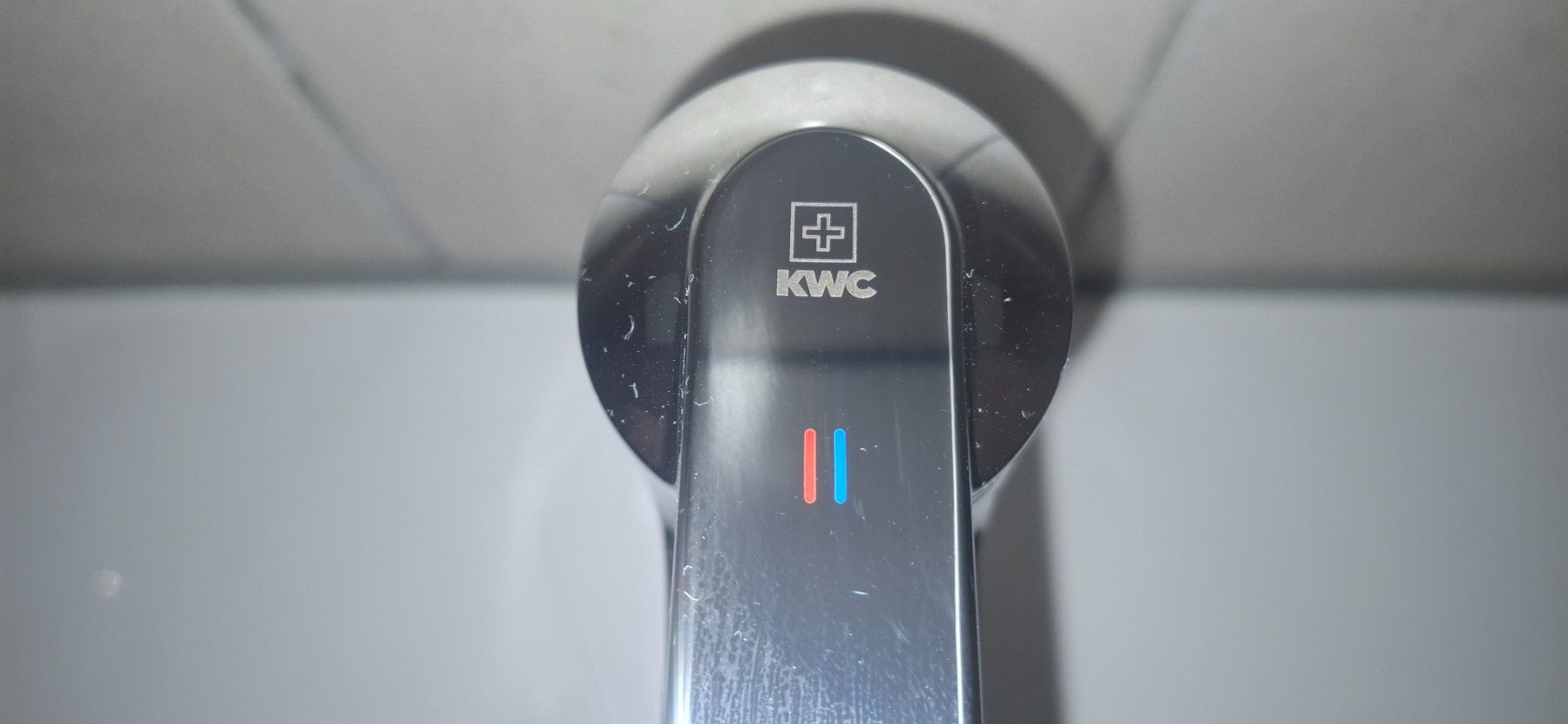 Kwc Lavabi & lavandini: Waschbecken mit KWC mischer – Usato da Rorbas venduto da Fugsuzo 2