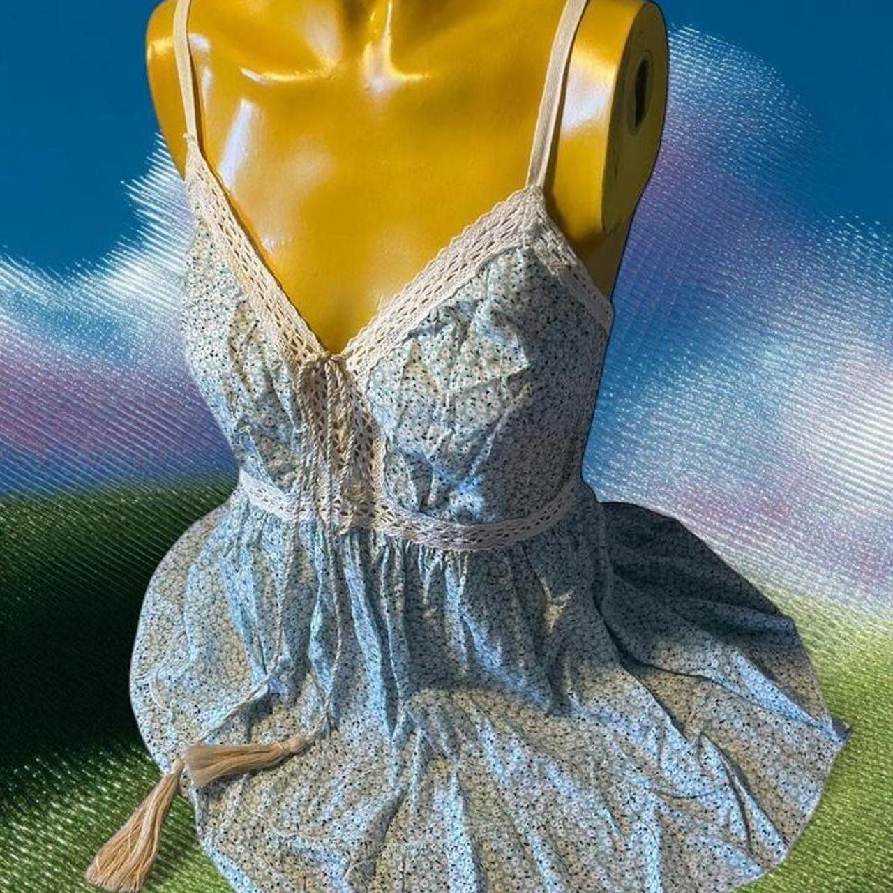 T-shirt: T-shirt fleuri avec dentelle - S – Usato da Troinex venduto da Irisglo 1