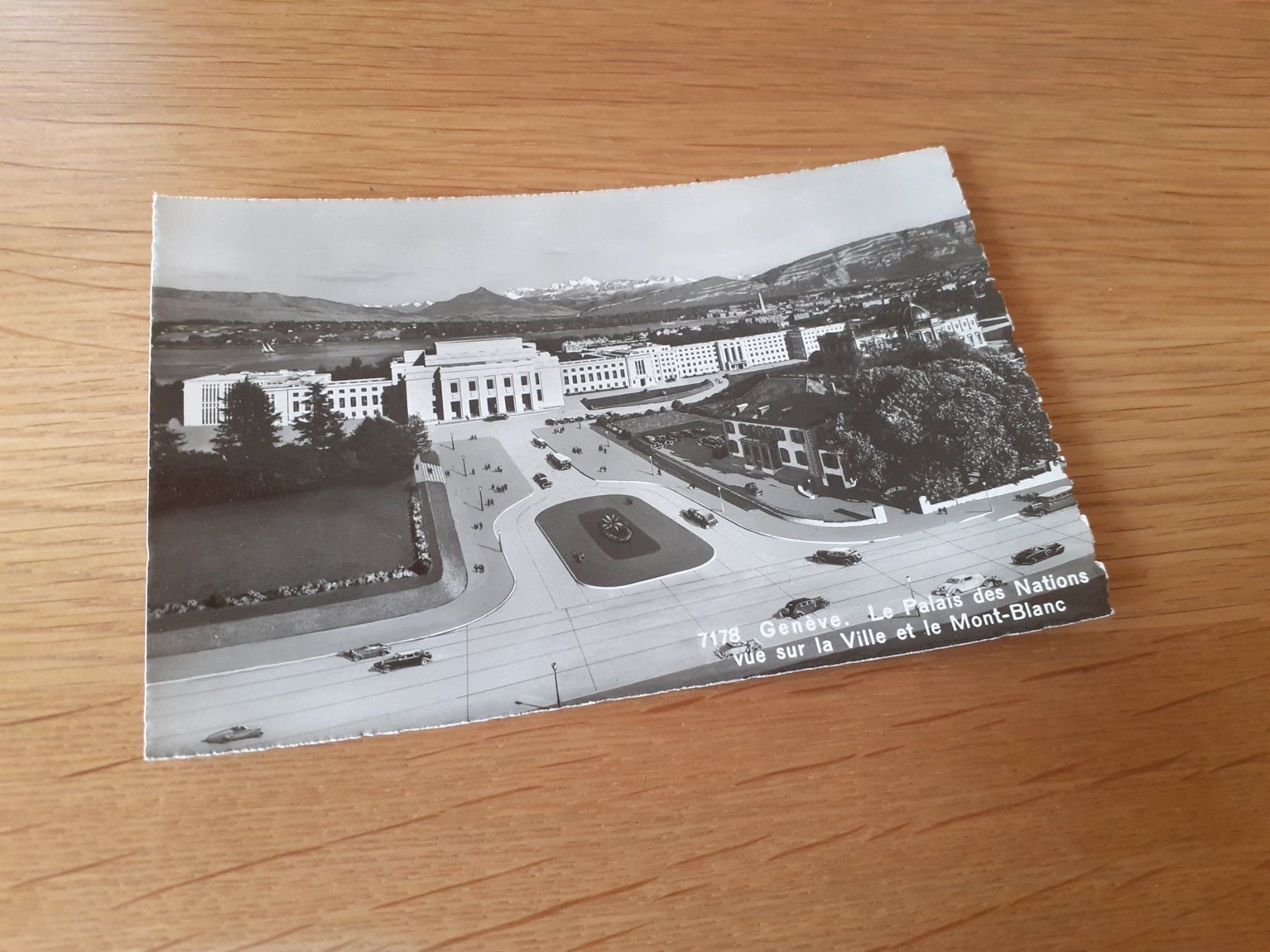 Cartoline postali: GENEVE GENF - PALAIS des NATIONS - OLDTIMER – Usato da Winterthur venduto da Ornyx7