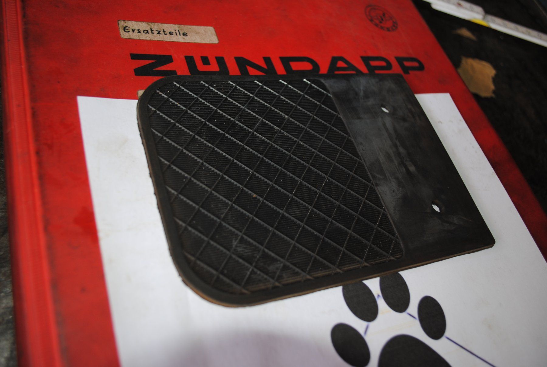 Zündapp Pièces pour mobylette: Spritzschutz Lappen – Neuf (Voir description) à Subingen par Baergarage 1