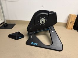 Tacx NEO 2 Smart Rollentrainer gepflegt und funktionsfähig