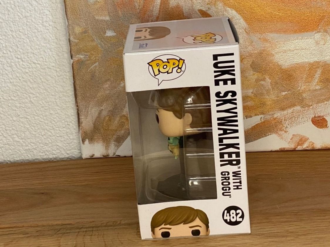 Funko Statuette: Funko Pop - Luke Skywalker with Grogu #482 Star Wars – Nuovo e nell'imballaggio originale da Oensingen venduto da CSCollectors 2