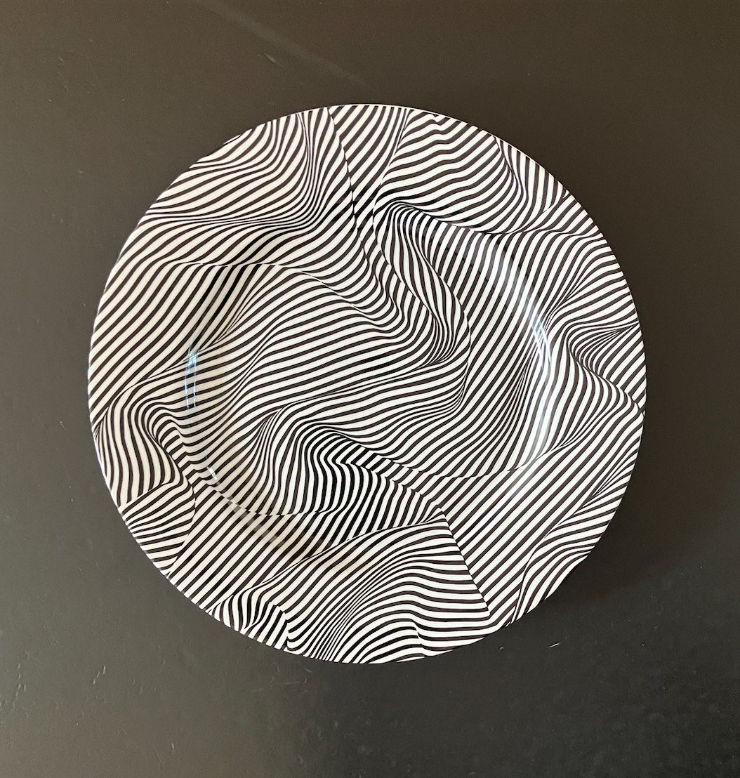 Dipinti: plate . black stripes . robert & trix haussmann – Usato da basel venduto da cosmos.basel 3
