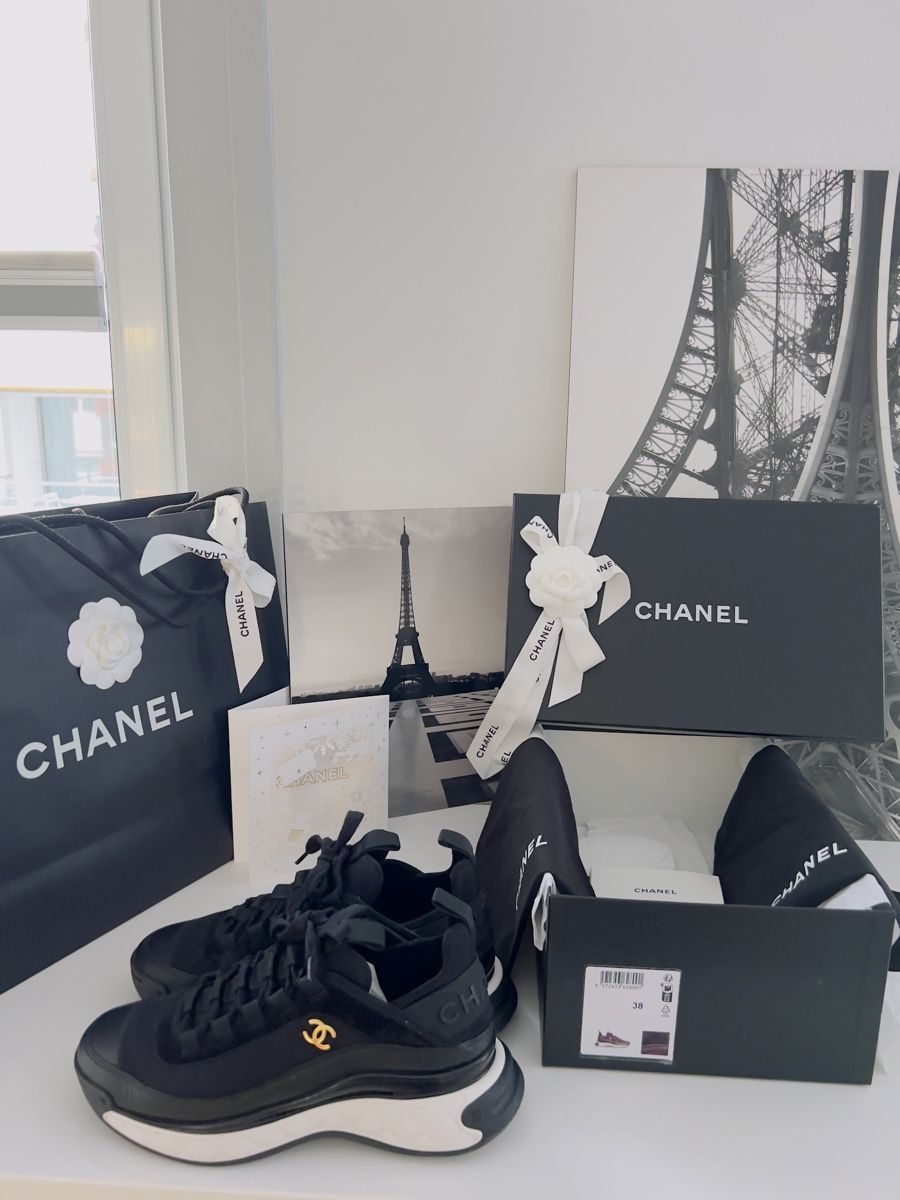 Chanel Scarpe da donna: Chanel Sneaker – Usato da Zürich venduto da VicParis5 7