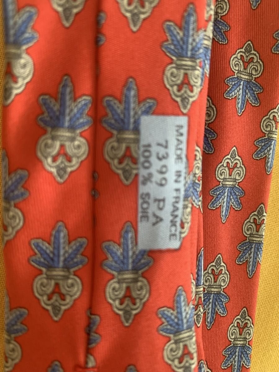 Cravatte: Cravatta HERMÈS Paris 100% Seta Rossa Blu – Usato da Lugano venduto da Edera49 1
