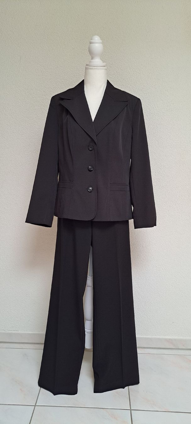 Completi & Tailleur: Blazer und Hose schwarz, Gr. 40, NEU – Nuovo (secondo la descrizione) da Emmen venduto da Huwimark