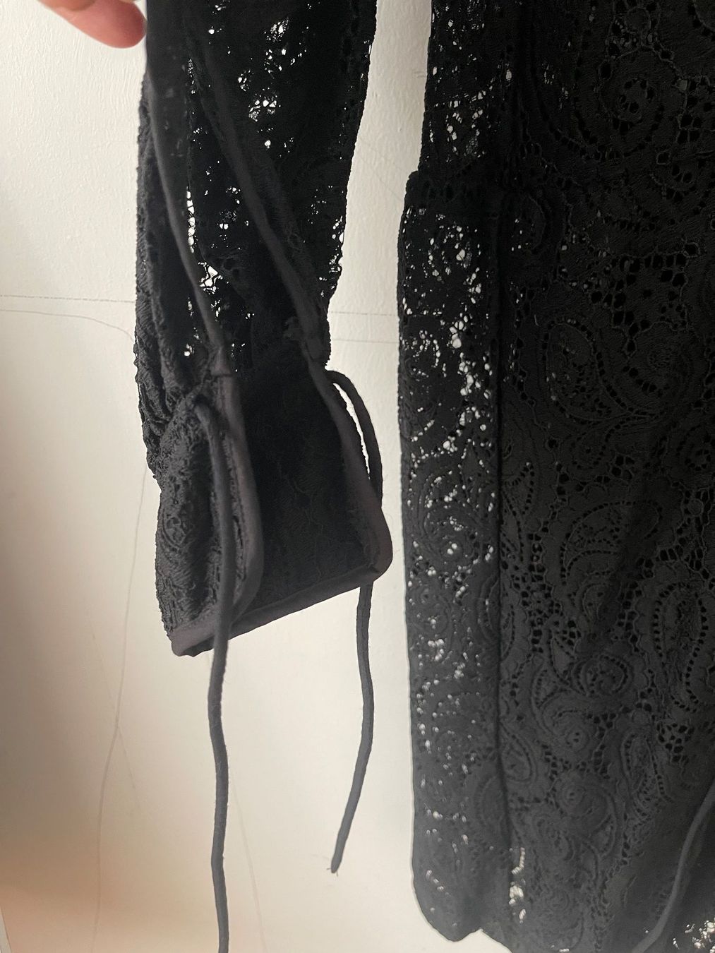 H&M Vestiti: Kleid H&M schwarz Grösse M elastische Spitze durchgehend – Usato da Nussbaumen AG venduto da HelenaDavid1910 3