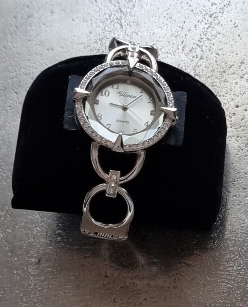 Swarovski Orologi: Armreif Uhr mit Swarovski – Nuovo (secondo la descrizione) da Frauenfeld venduto da Bleeddragon 1