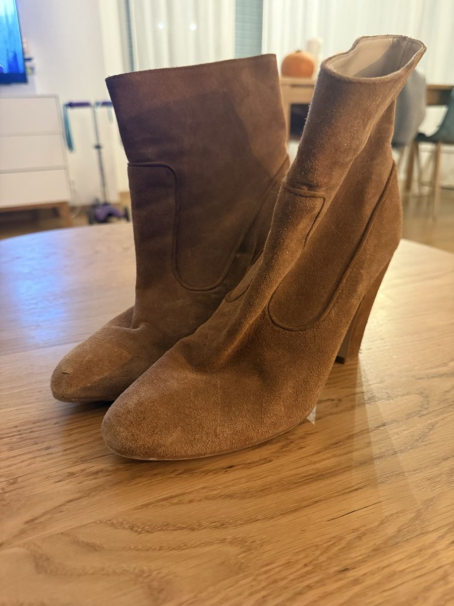 Zara Damenschuhe: Zara Basic Stiefeletten Wildleder braun Grösse 40 – Gebraucht aus Zürich von DanielaP0102 2