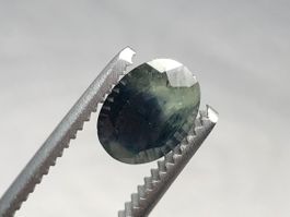 Saphir bicolor 1.9 Karat aus Sri Lanka, unbehandelt